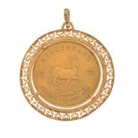 Gold Coins - South African Krugerrand 1972, in yellow metal pendant frame stamped '750', total
