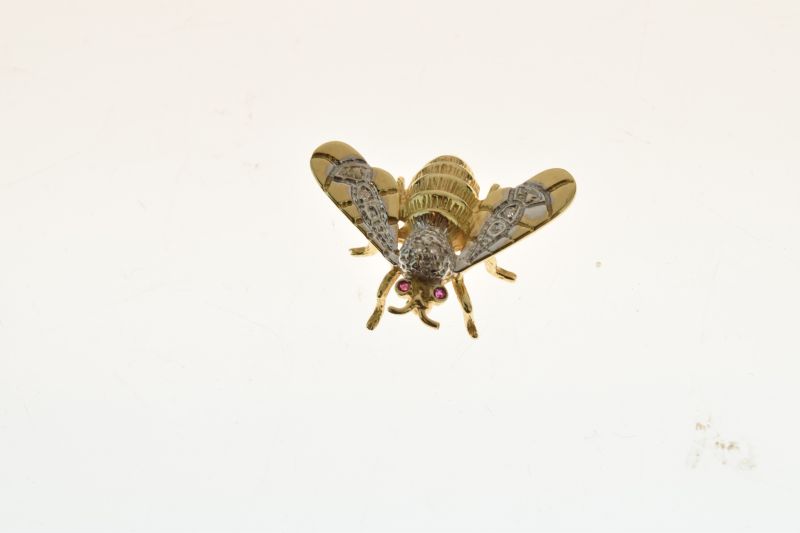 Diamond and ruby set bee brooch, stamped '14k', 'J.M.' and copyright mark, a diamond to each wing - Image 2 of 7