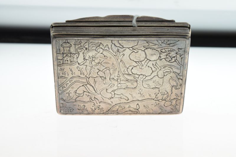 Persian white metal box, with engraved decoration, the hinged lid having gilt metal decorative - Image 7 of 8
