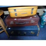 THREE VINTAGE SUITCASES EST[£10-£20]