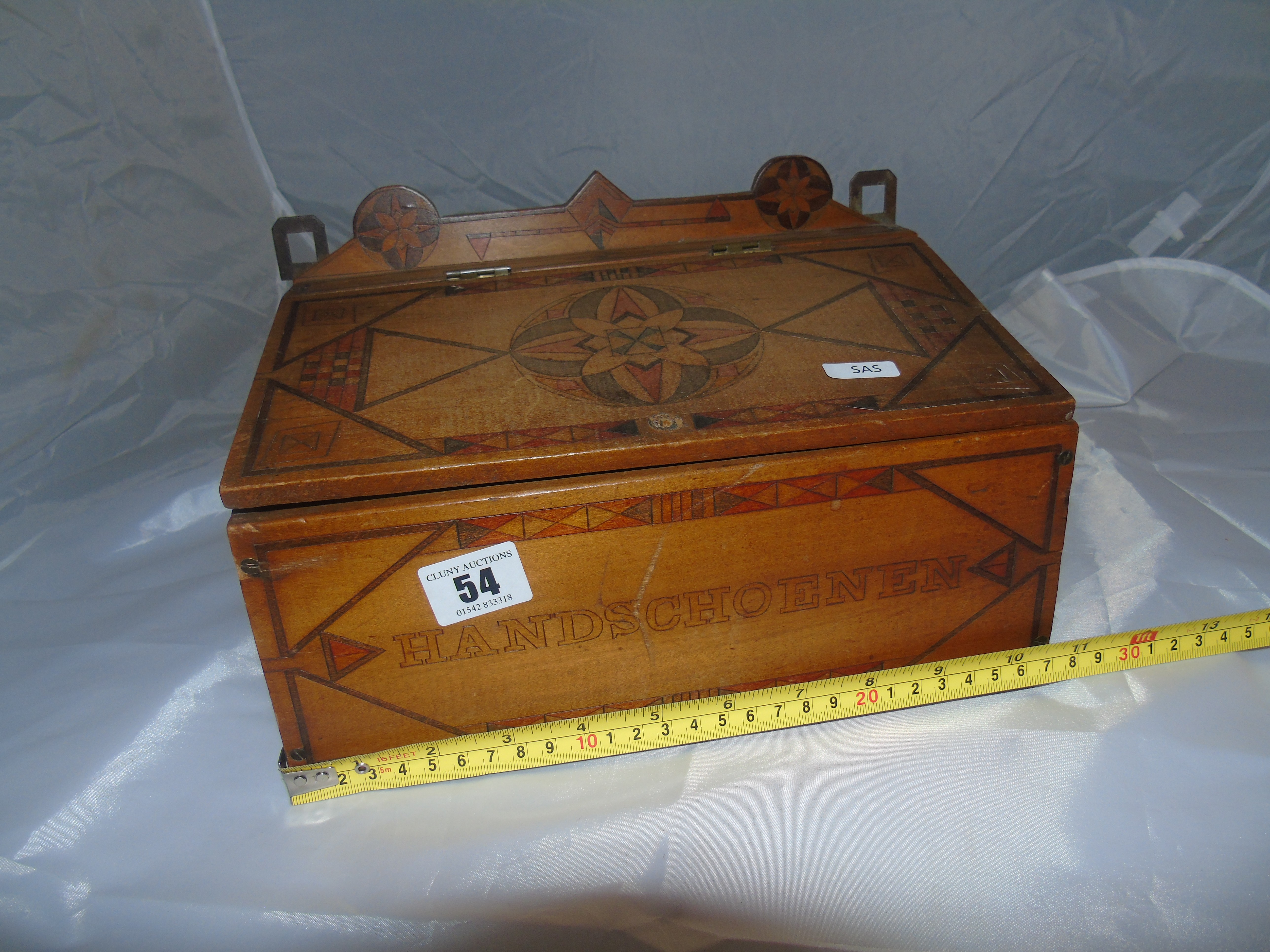 OLIVE WOOD WALL MOUNTED GLOVE BOX HANDSCHPENEN & OTHER INCISED DECORATION EST [£20-£40] - Image 2 of 6