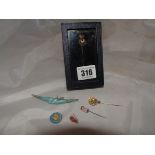 CASE DISPLAY DUKE'S PIN BADGE AND OTHERS EST[£20-£40]