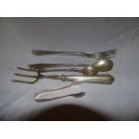 COLLECTION OF SILVER CUTLERY EST[£12-£25]