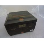 JAPANESE BLACK LACQUERED TEA CADDY WITH FITTED INTERIOR OF BLUE AND WHITE LIDDED POTS EST [£80-£