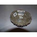 SILVER. POSSIBLY DUTCH SILVER BON BON DISH 14 cm DIA DECORATIVE FRETWORK & 1934 ENGRAVED INSET