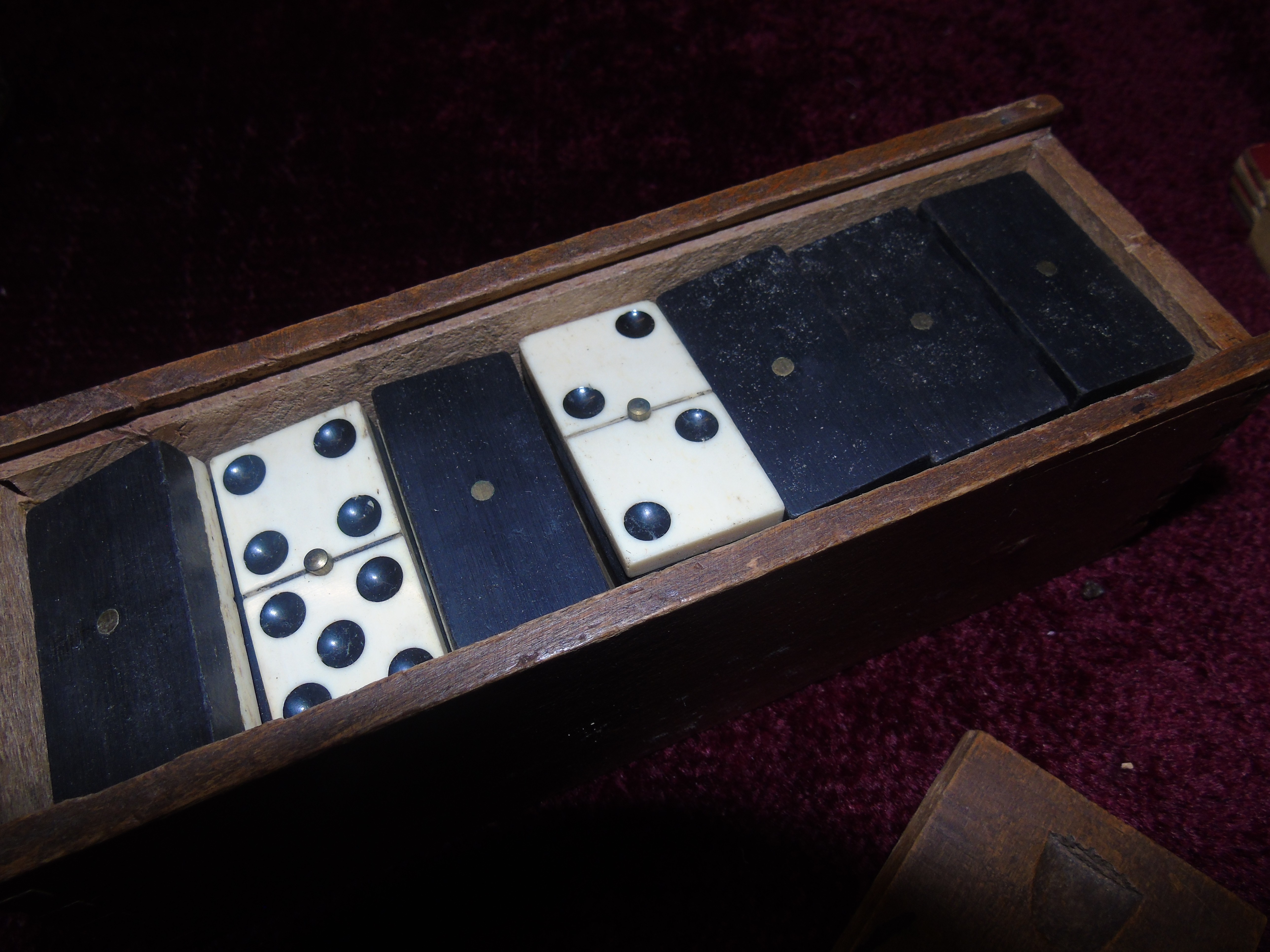 OAK WOODEN BOX OF PLAYING CARDS ,PUZZLES ,DOMINOES ANTON REICHE DRESDEN NACH10371 CHOCOLATE MOLD - Image 7 of 10