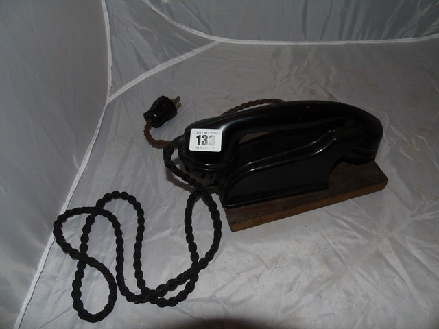 BAKELITE WALL MOUNTED TELEPHONE EST[£20-£40] - Image 4 of 8