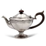 Silver teapot Birmingham, 1917 weight 297 gr.