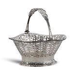 Silver basket with handle London, 1911 weight 436 gr.