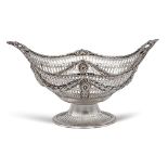 Pierced silver basket Edinburg, 1897 weight 395 gr.