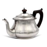 Silver teapot London, 1928 weight 431 gr.