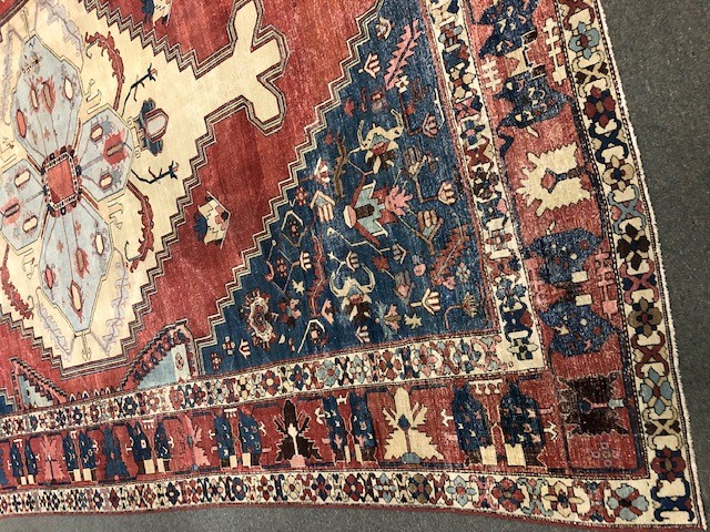 Persian Bakshaish Rug. Late 19th century. Some areas of wear and repair. 17' 5" x 11' 2". Online - Image 8 of 9