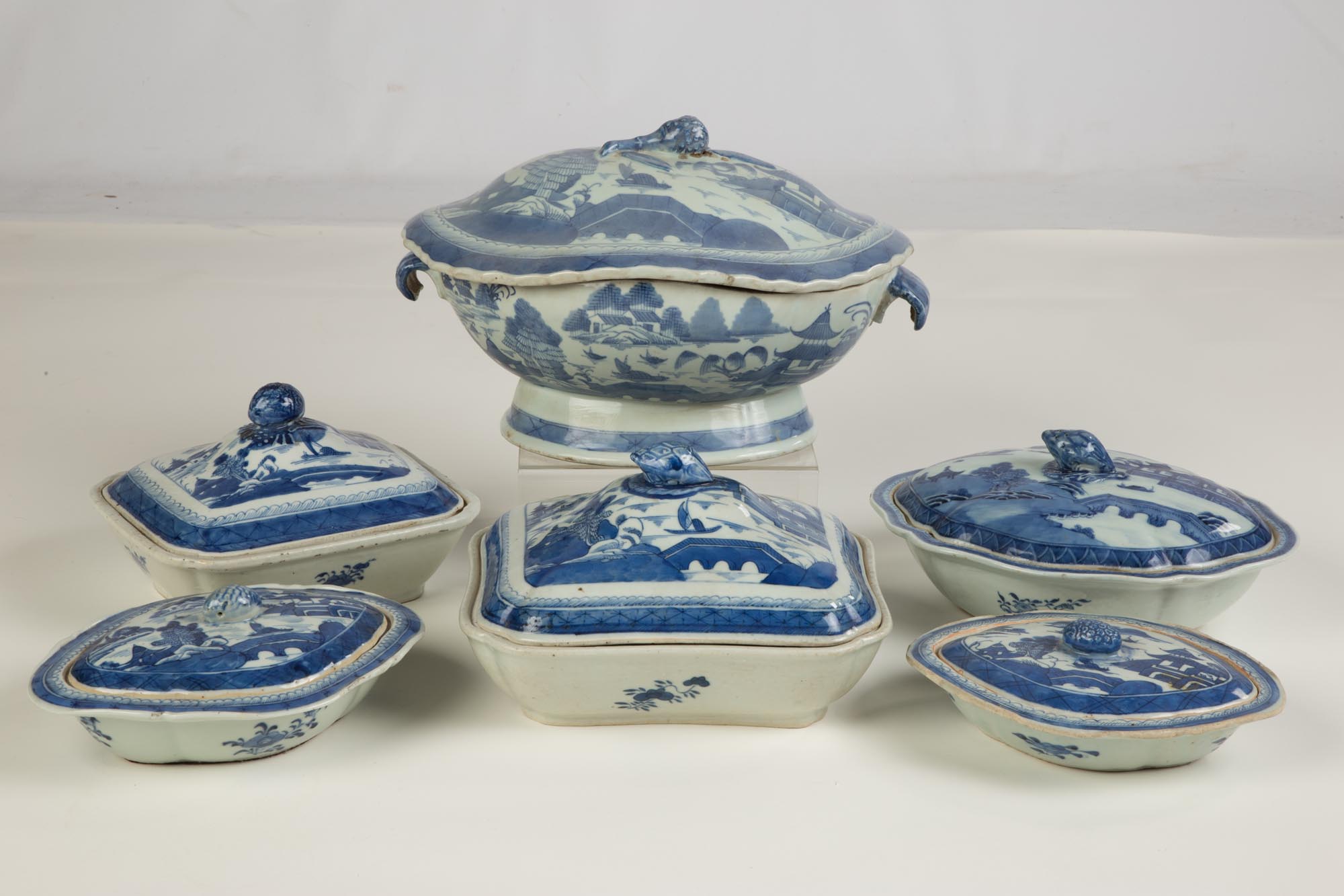 Group of Chinese Export Canton Covered Serving Pieces. 19th century. Bottom center dish has chip