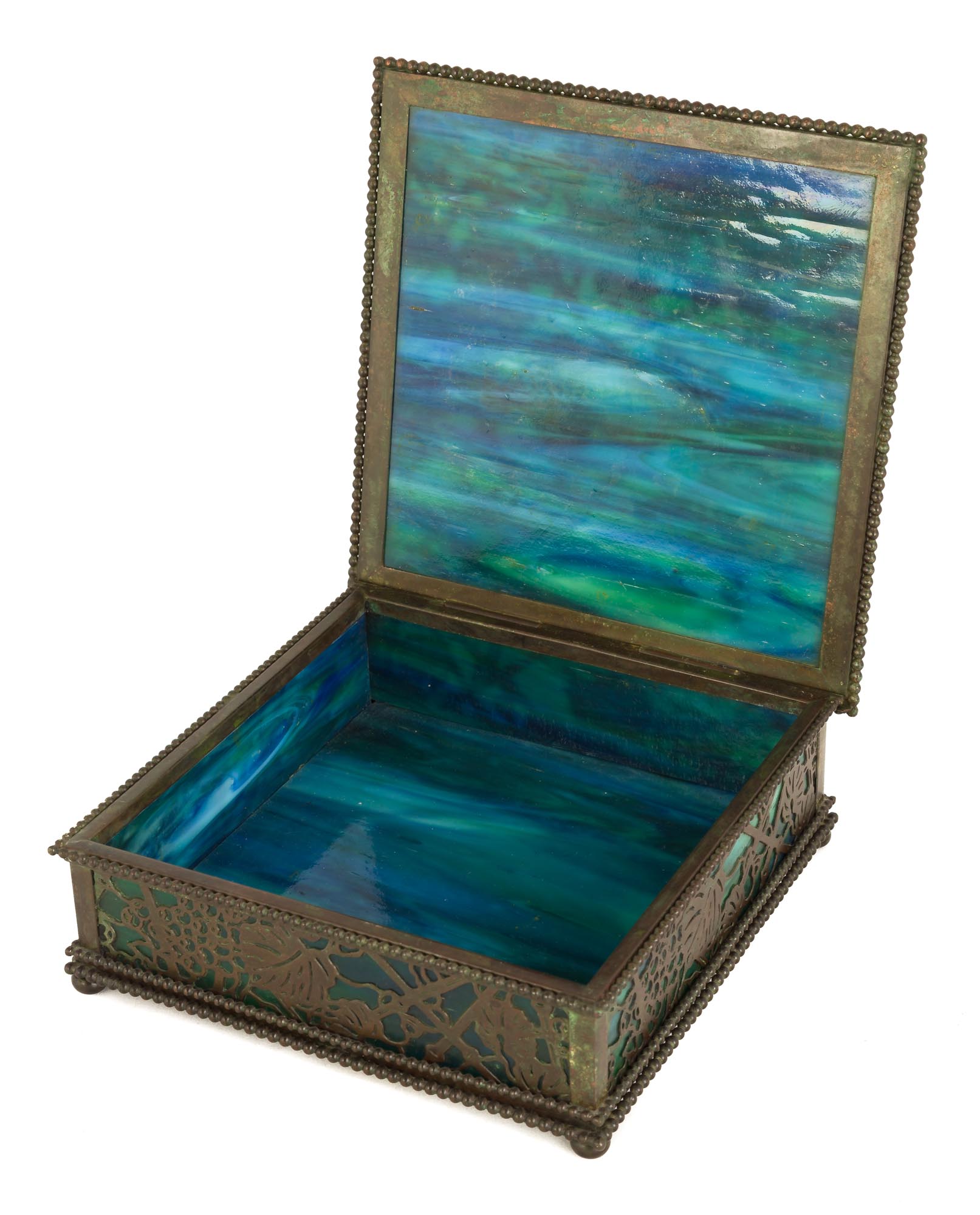 Tiffany Studios , New York, Grapevine Covered Box. #821. Bronze and blue-green glass. Brownish-green - Image 2 of 2