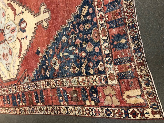 Persian Bakshaish Rug. Late 19th century. Some areas of wear and repair. 17' 5" x 11' 2". Online - Image 6 of 9