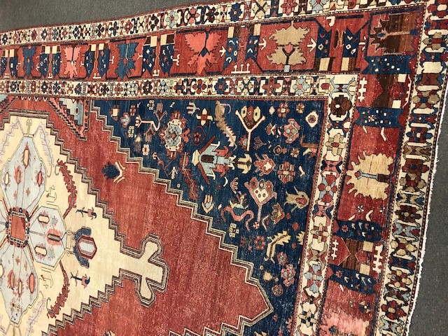 Persian Bakshaish Rug. Late 19th century. Some areas of wear and repair. 17' 5" x 11' 2". Online - Image 5 of 9