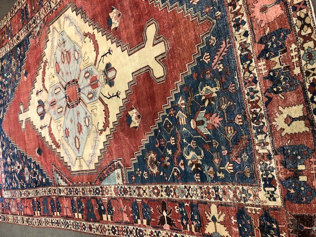 Persian Bakshaish Rug. Late 19th century. Some areas of wear and repair. 17' 5" x 11' 2". Online - Image 4 of 9