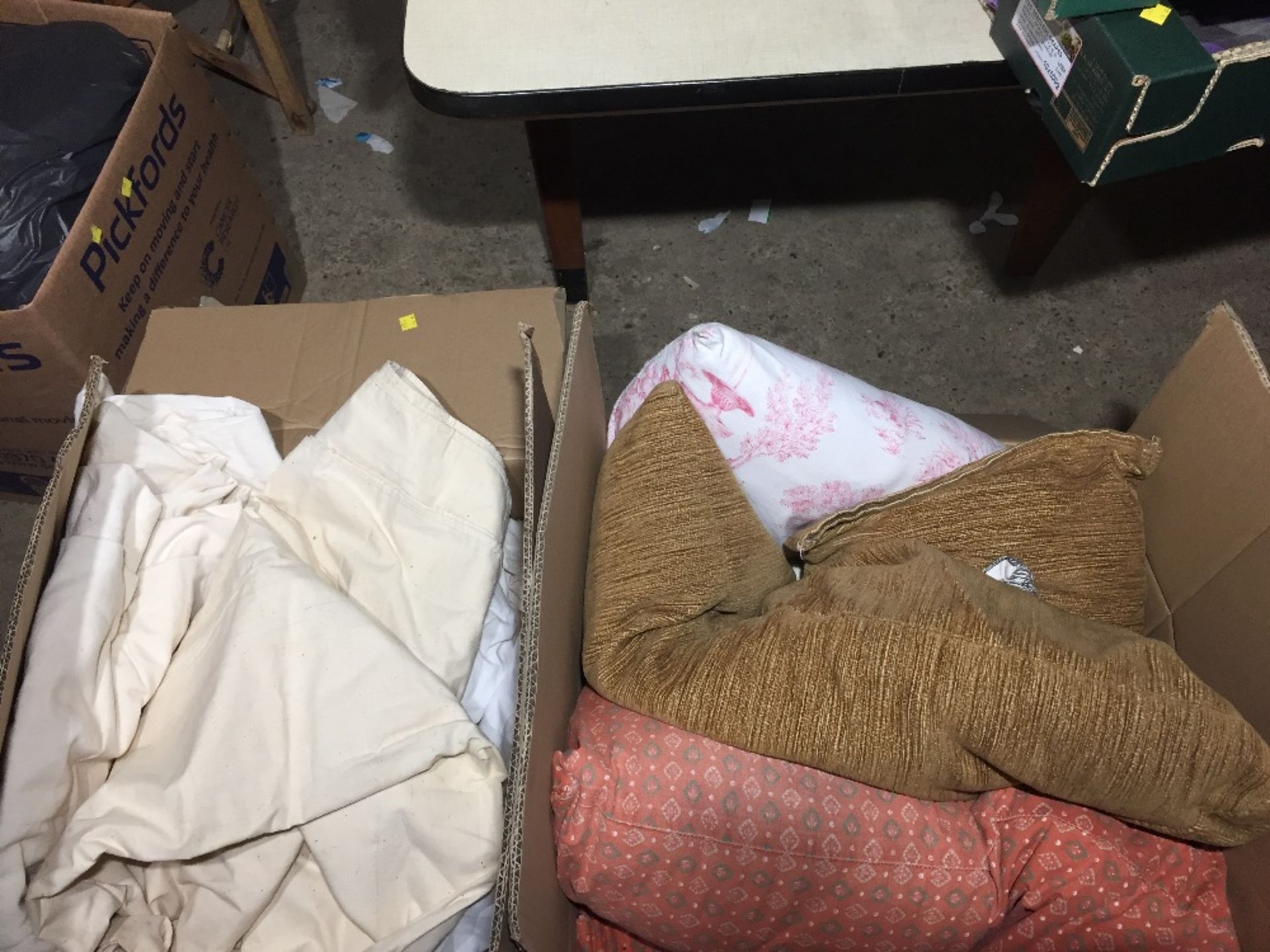 BOX OF VARIOUS CUSHIONS AND BOX OF LINEN