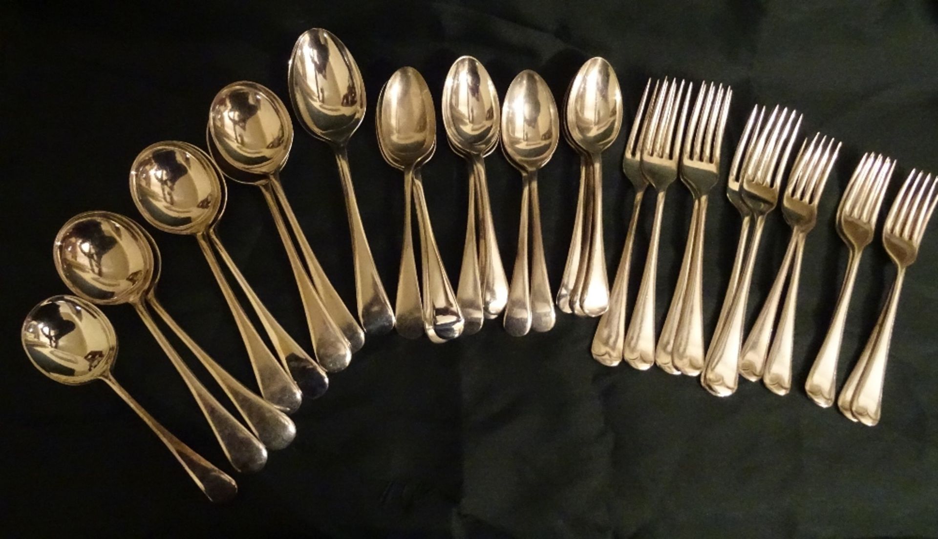 SILVER PLATED RAT TAIL DESIGN FLAT WARES INCLUDING TWO TABLESPOONS, SIX DESSERT FORKS,