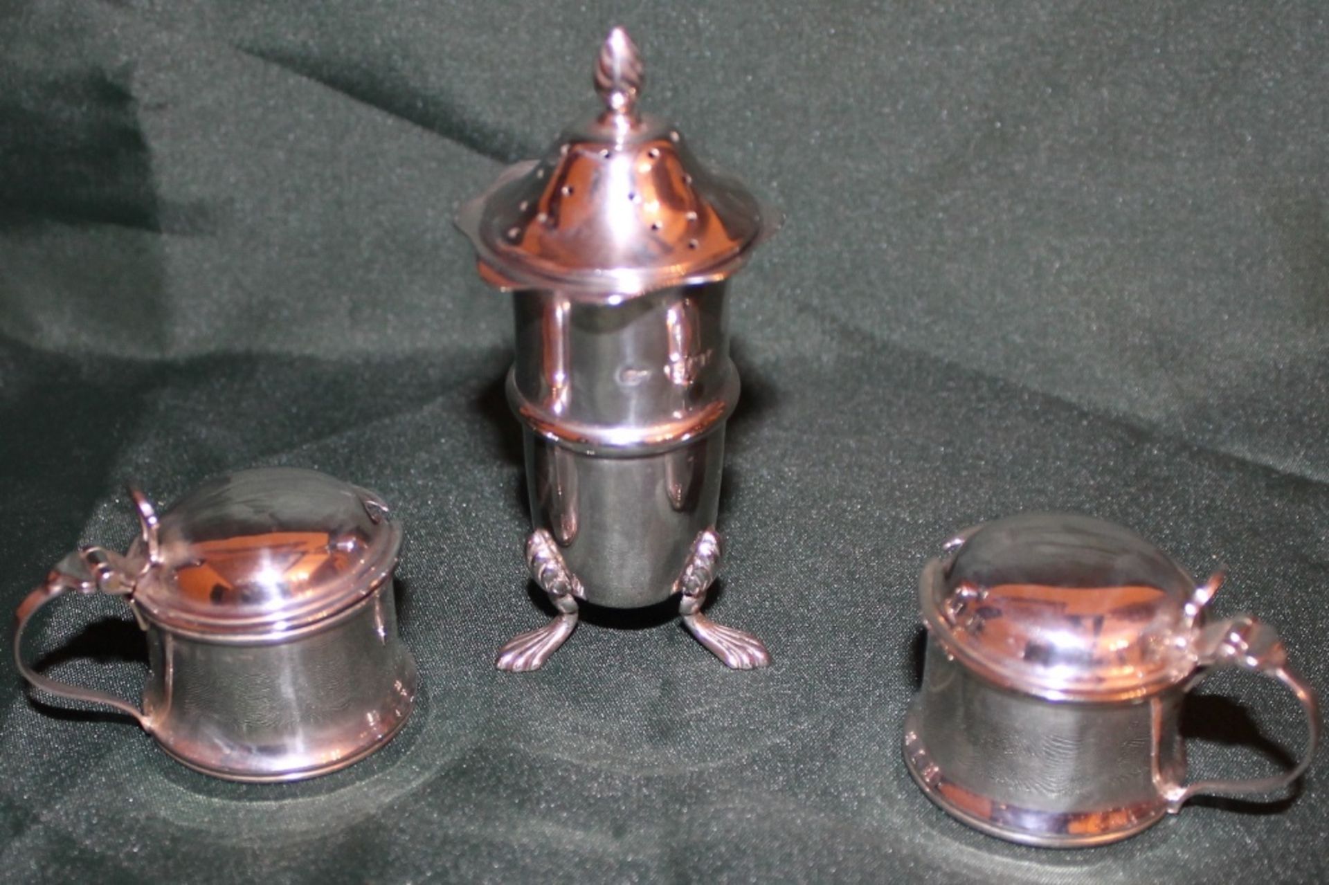 SMALL SILVER LIDDED MUSTARD POTS - BIRMINGHAM 1963 AND BIRMINGHAM 1946 TOGETHER WITH SILVER PEPPER