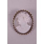 A Victorian cameo brooch in a gold (untested) mount, 1½"