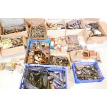 A large quantity of vintage radio vacuum valves, Mullard, Mazda, Osram etc