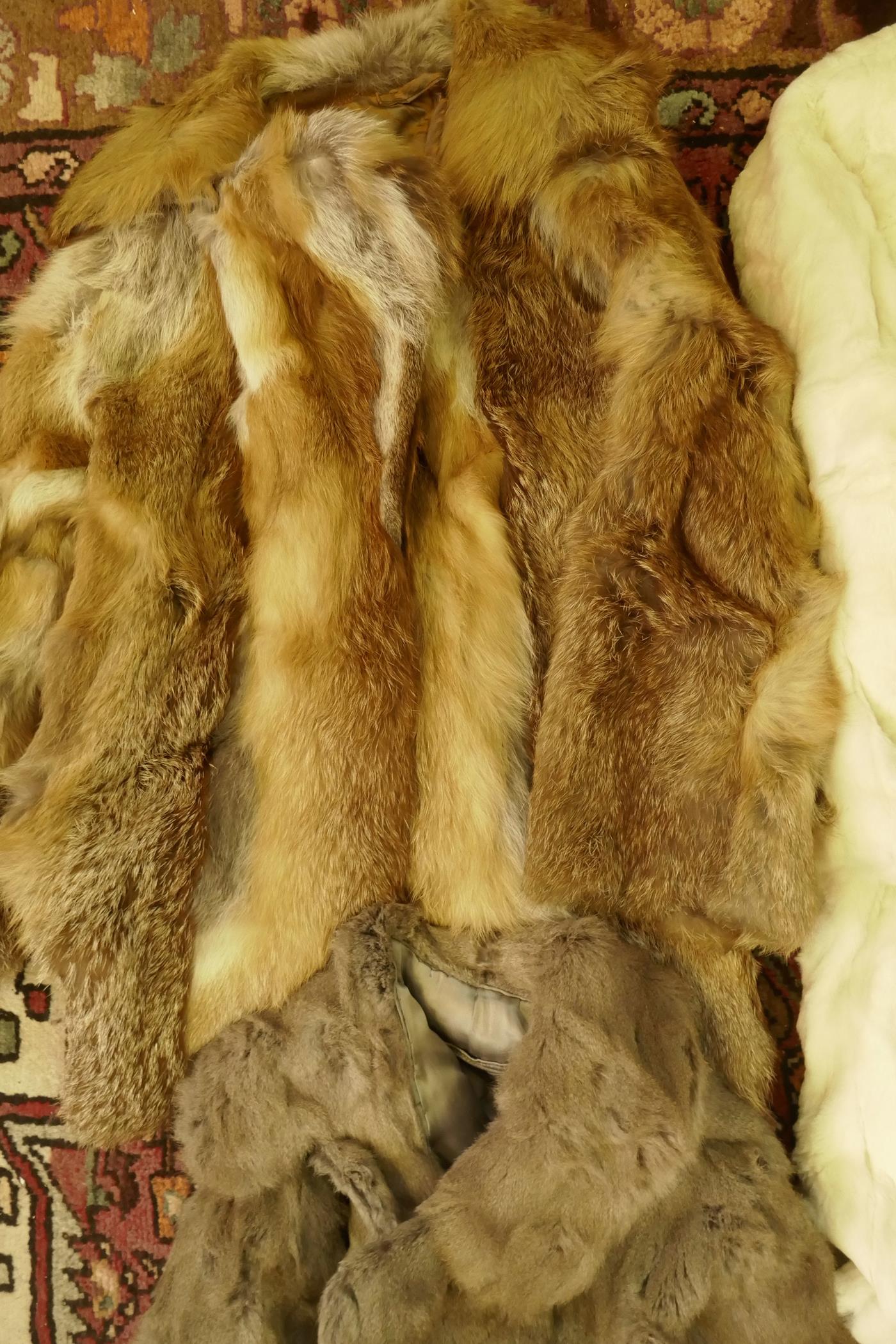 A fox fur jacket, together with a short fur jacket by Ritter Bros, New York, a grey fur jacket and a - Image 2 of 5