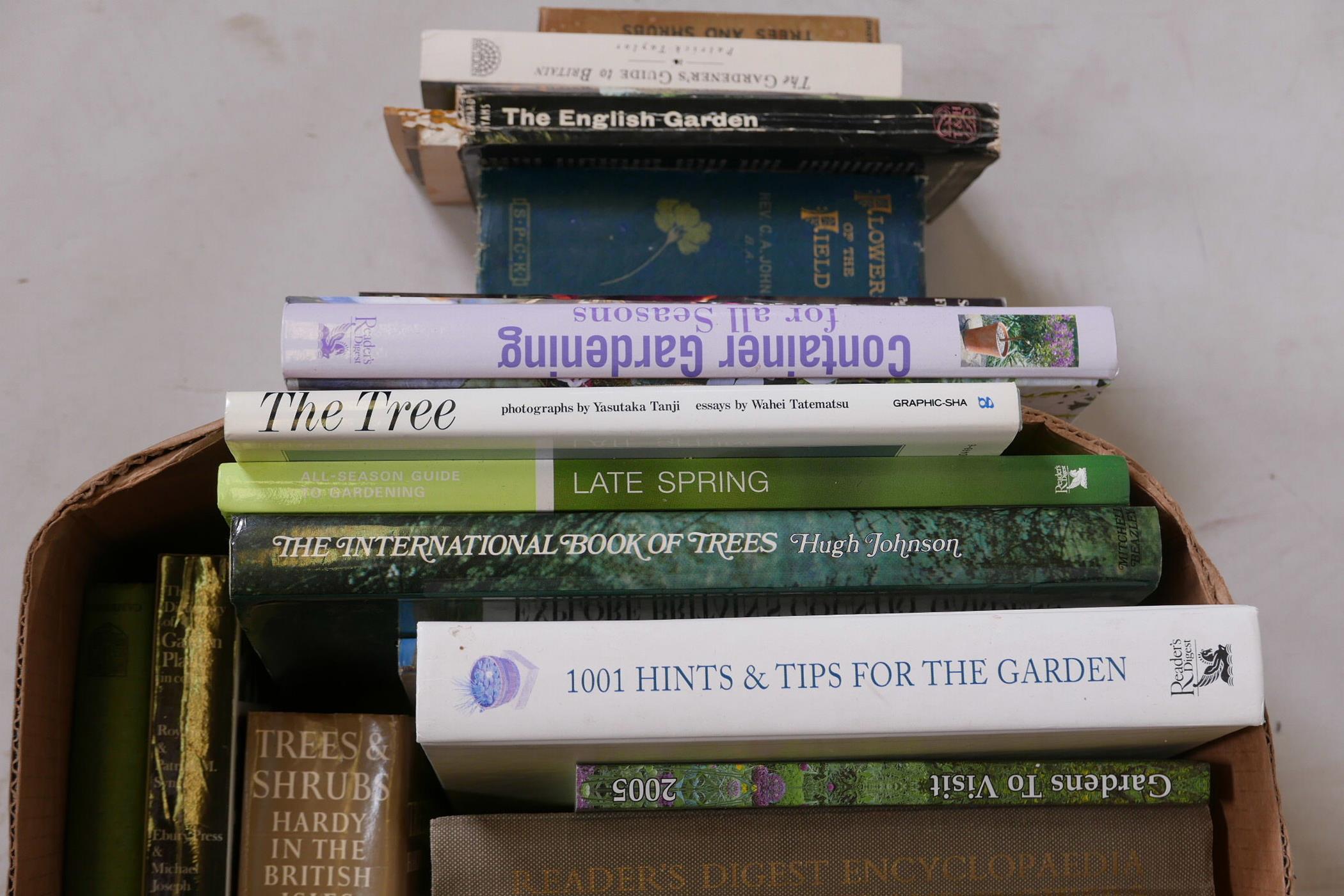 A quantity of books on gardens and horticulture - Image 4 of 4