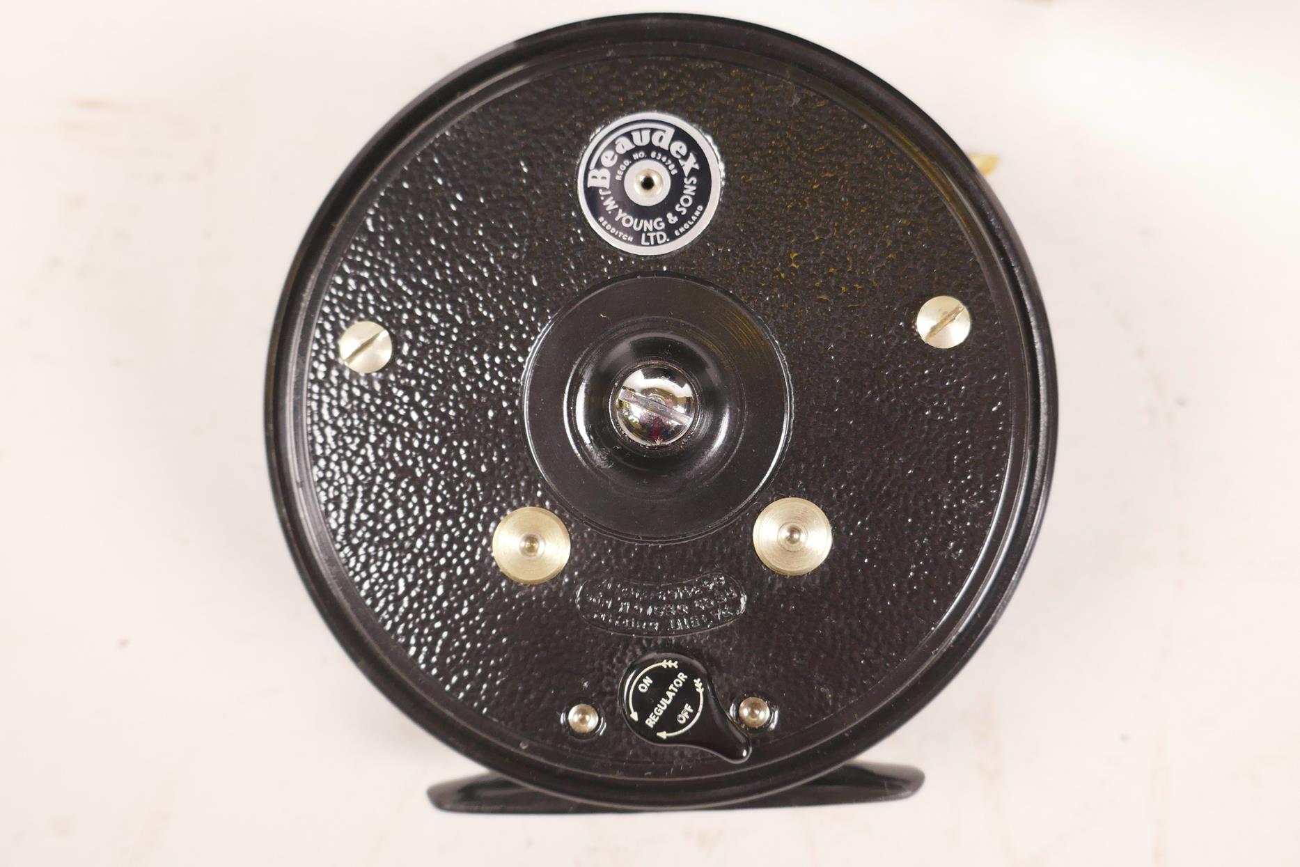 A vintage J.W. Young & Sons Beaudex salmon fishing reel, 4" diameter, unused and in original box - Image 4 of 6