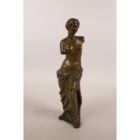 A Grand Tour bronze of Venus, 7" high