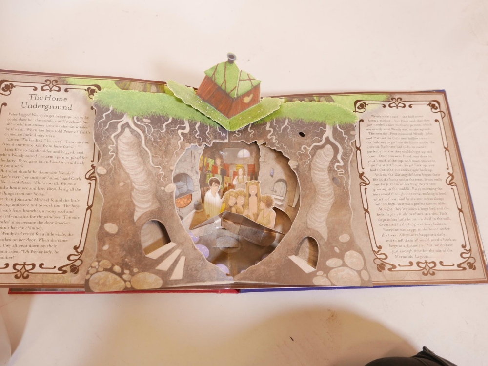 A box of childrens' illustrated pop up books including a musical Peter Pan from Templar publishing - Image 4 of 6