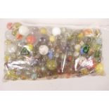 A quantity of various vintage marbles (2kg)