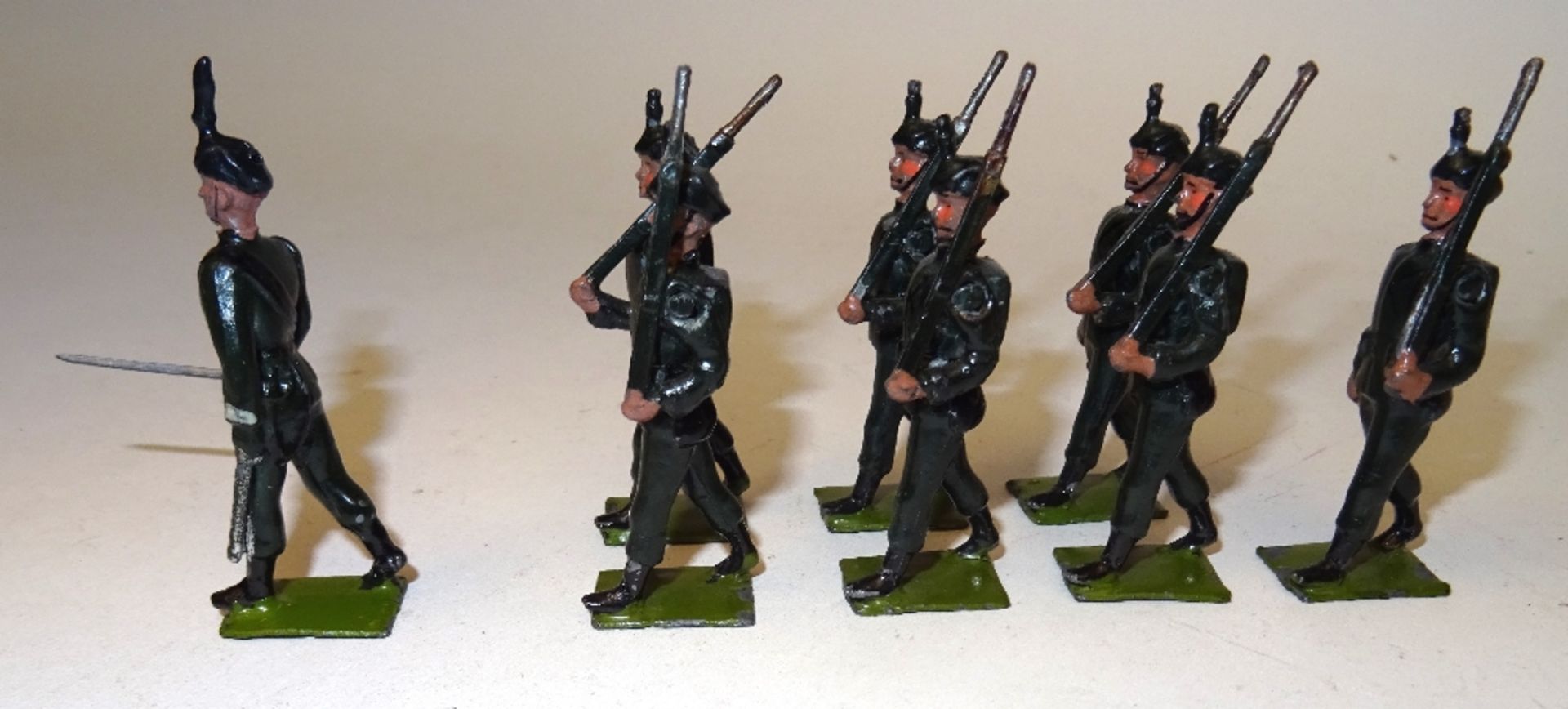 Britains set 9, Rifle Brigade - Image 3 of 4