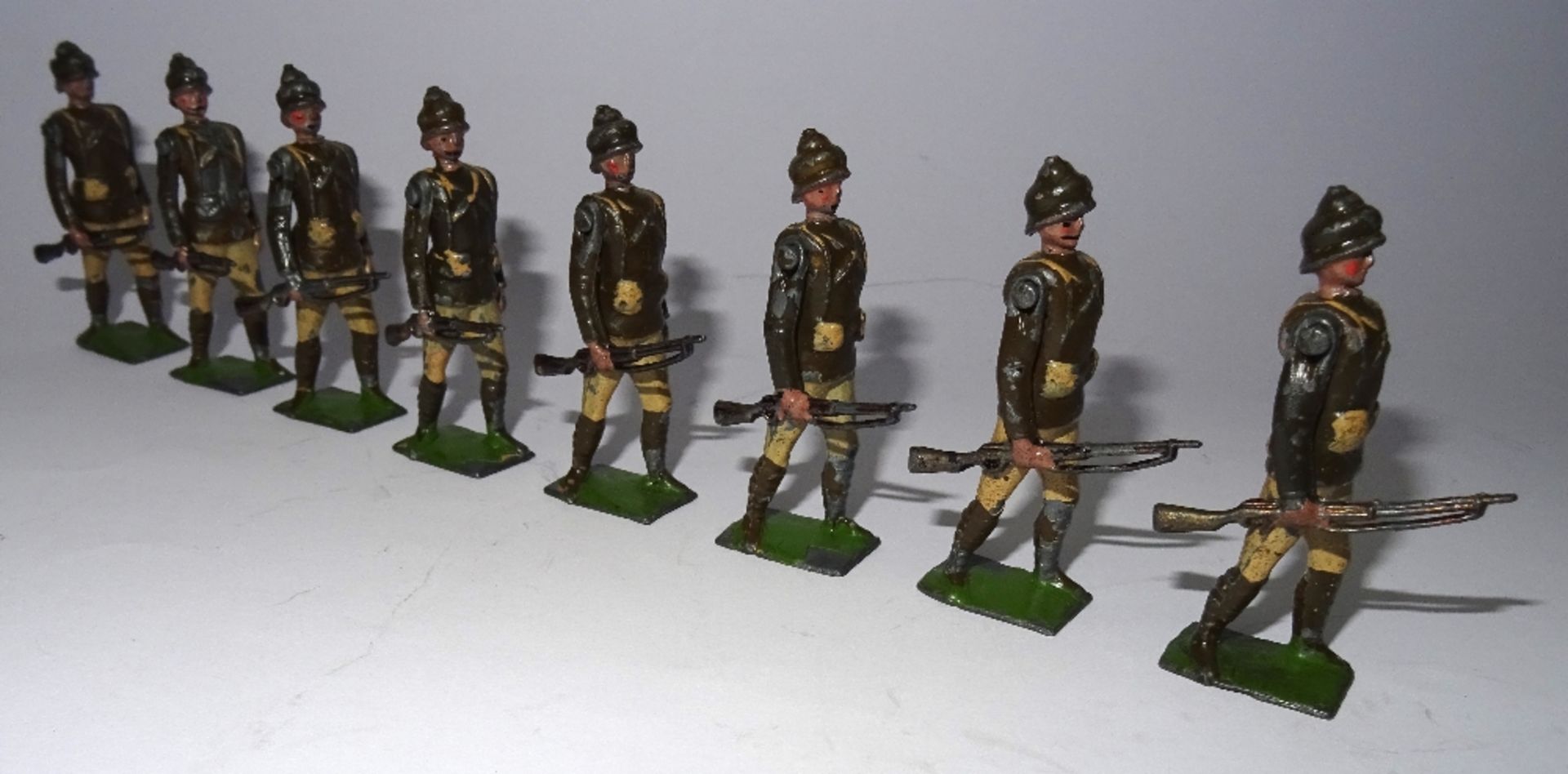 Britains set 109, Dublin Fusiliers - Image 4 of 6