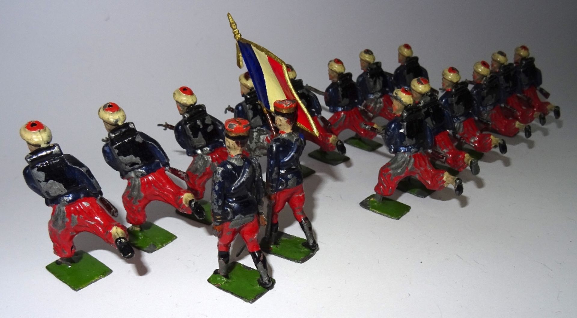 Britains RARE PARIS OFFICE Zouaves charging - Image 4 of 4