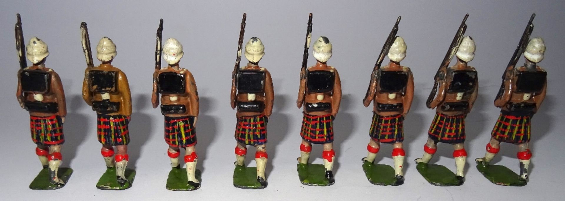 Britains set 114, Cameron Highlanders - Image 3 of 4