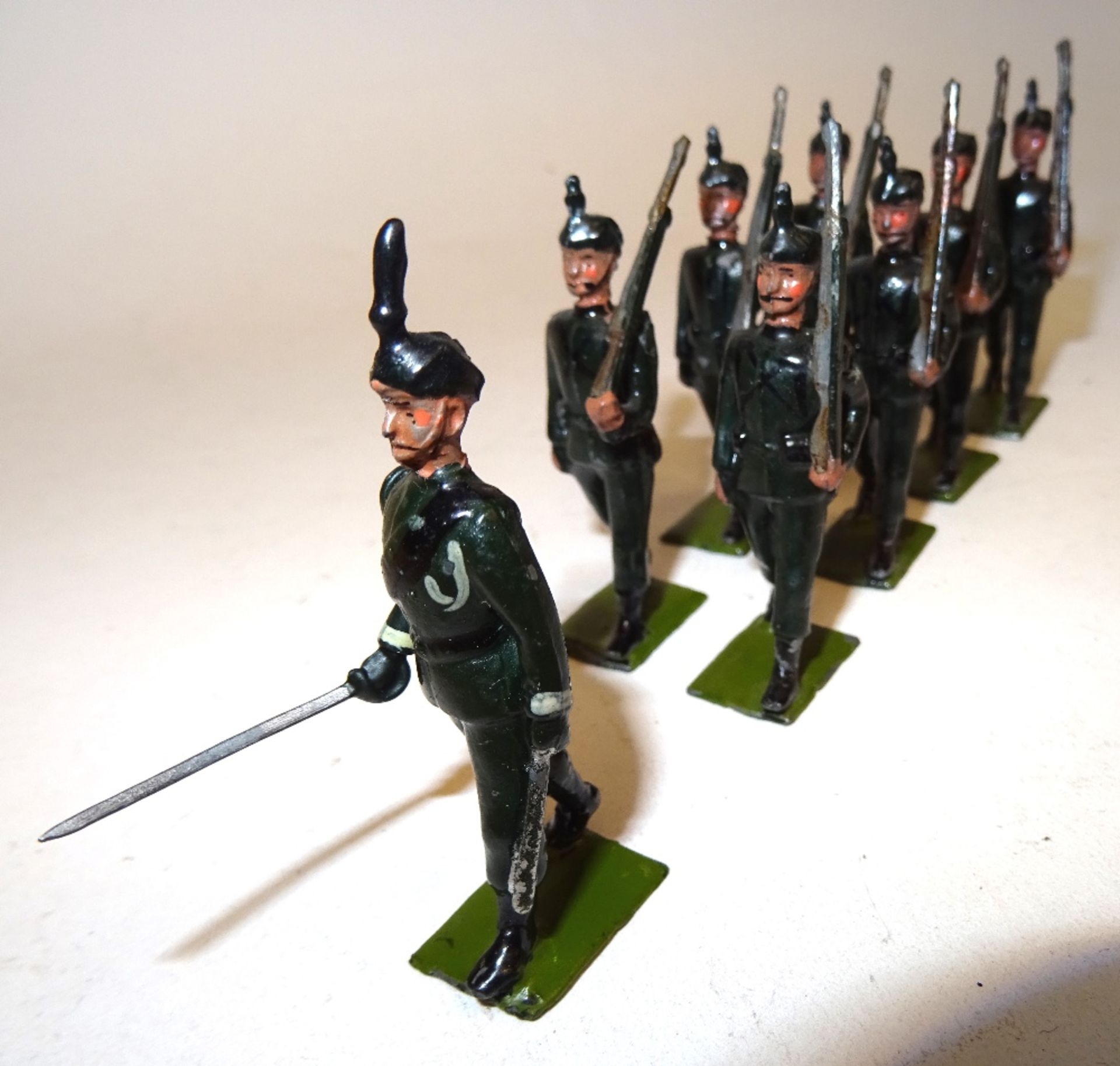 Britains set 9, Rifle Brigade - Image 4 of 4