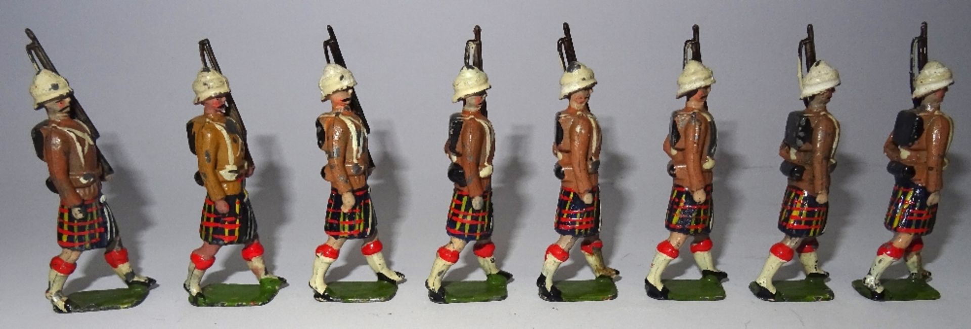 Britains set 114, Cameron Highlanders - Image 4 of 4