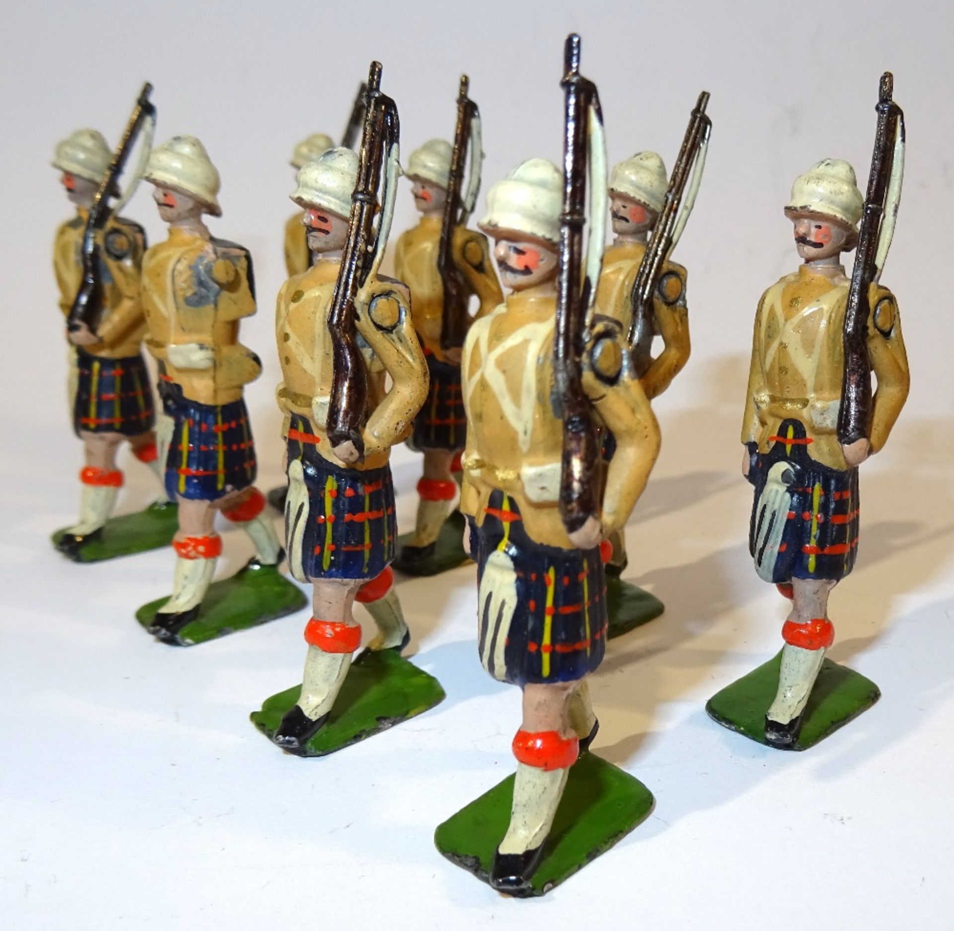 Britains set 114, Cameron Highlanders - Image 5 of 5