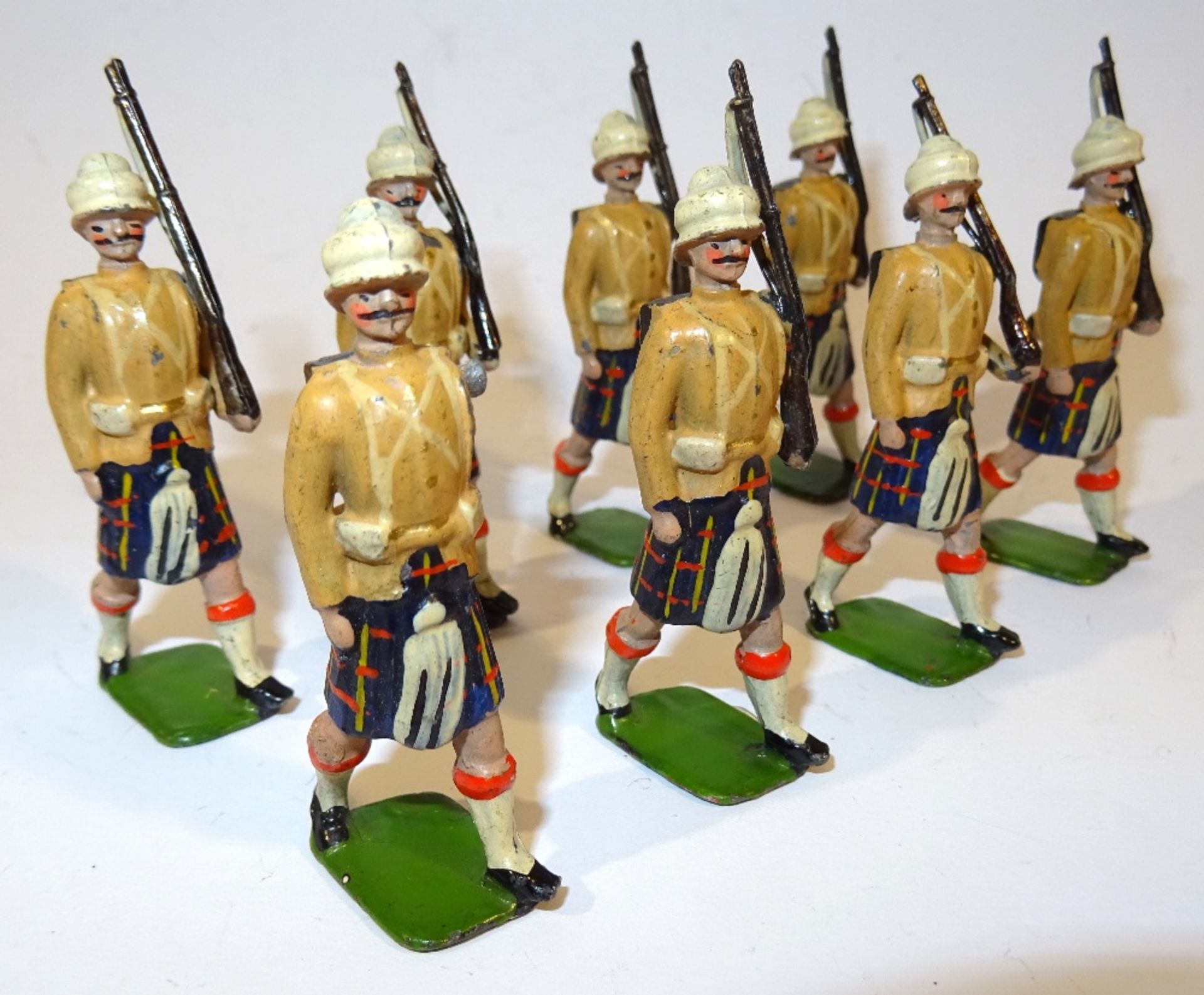 Britains set 114, Cameron Highlanders - Image 4 of 5