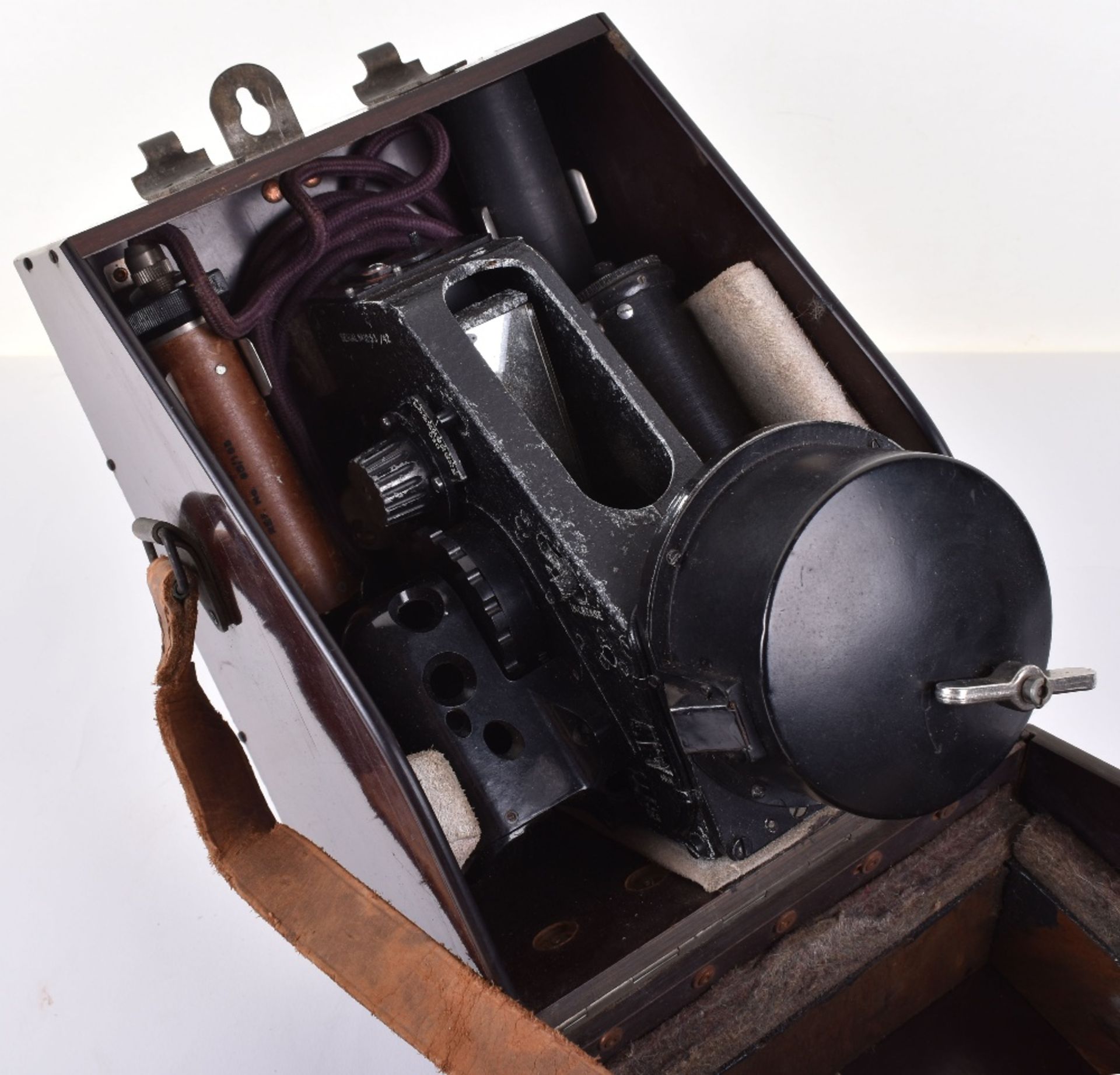 WW2 Royal Air Force Air Ministry Issue Navigators Bubble Sextant Mk IX A - Image 3 of 3