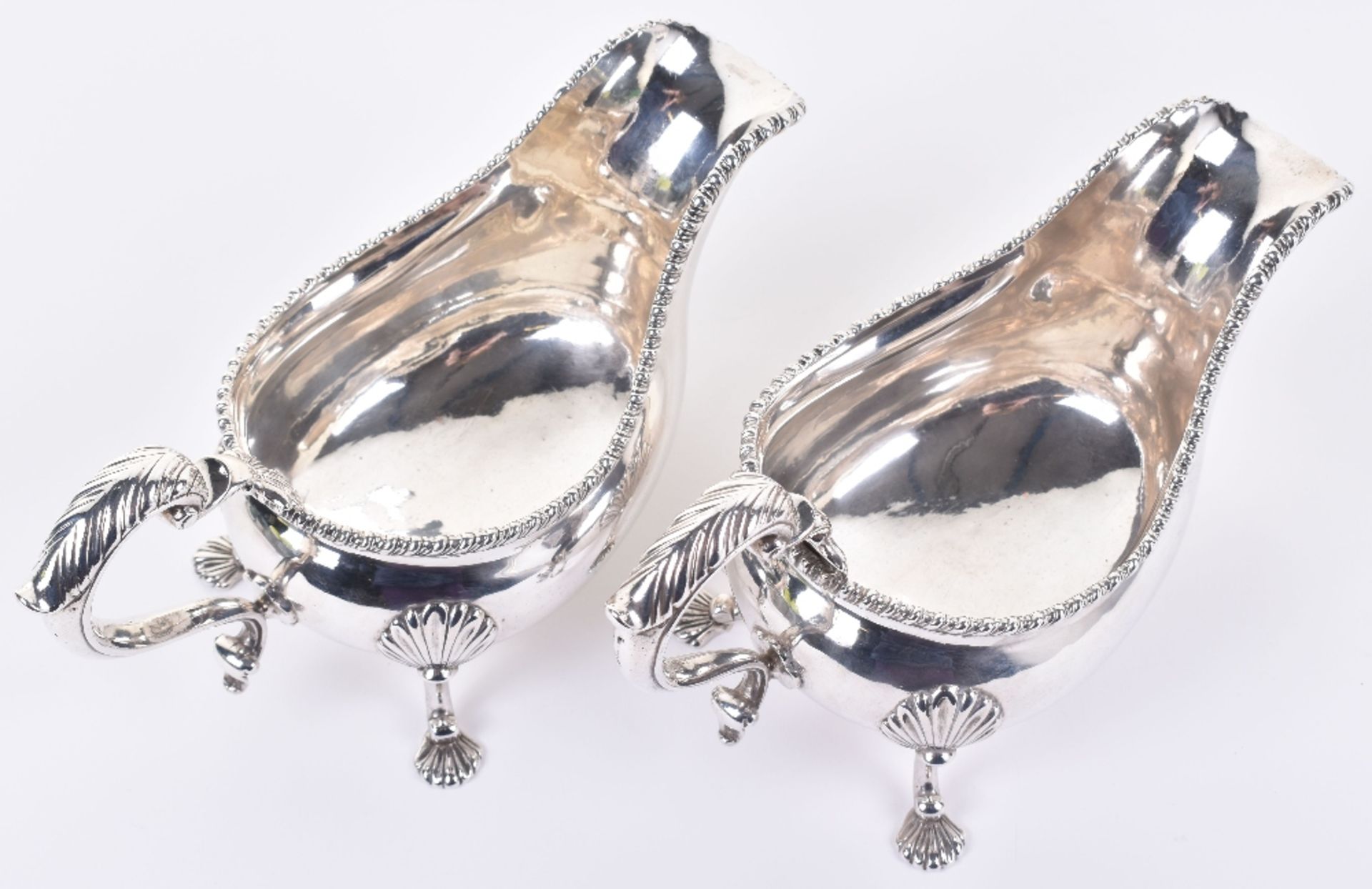 A good pair of early George III silver sauce boats, 1763, by Alexander Johnston - Image 5 of 5