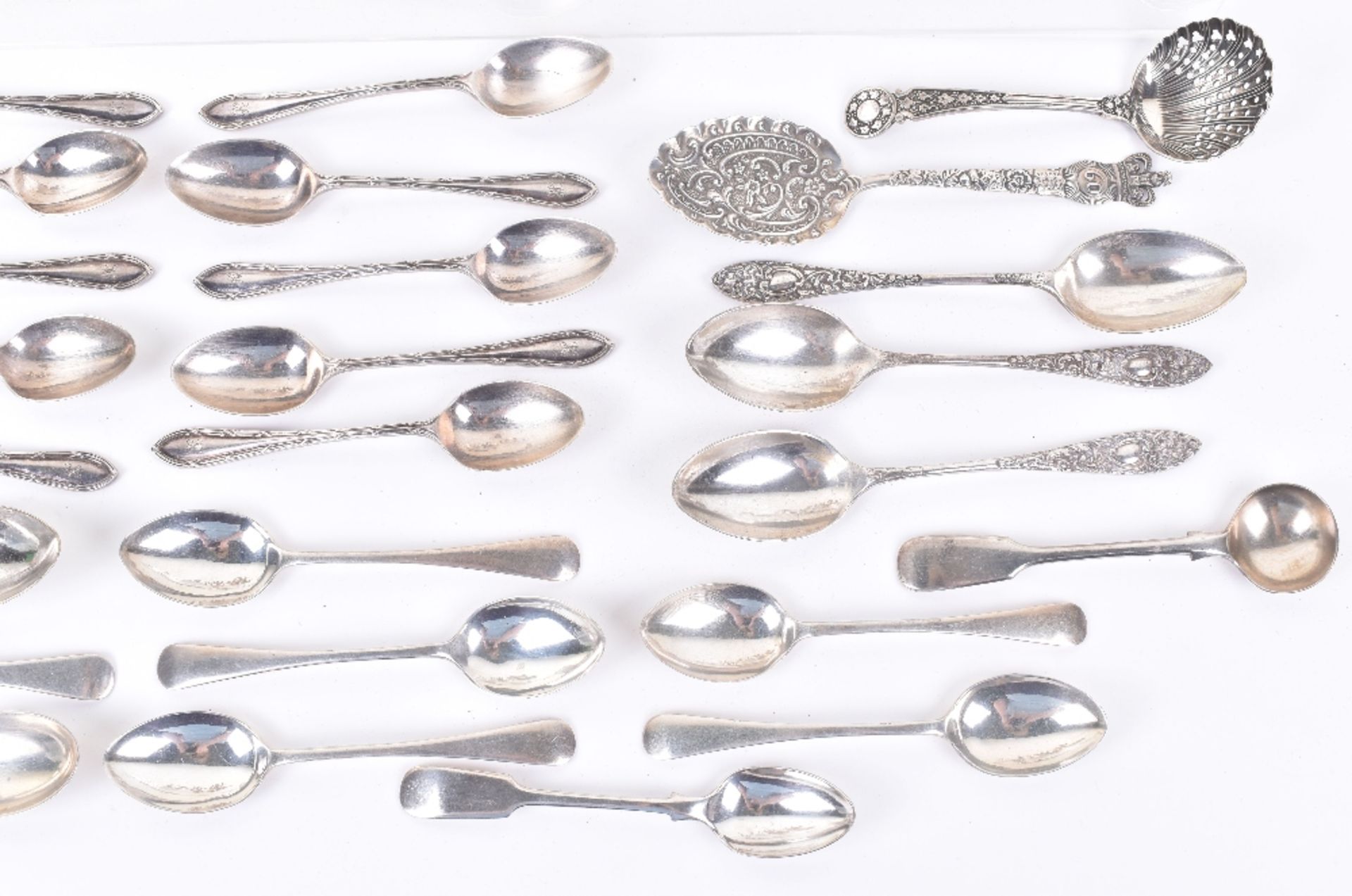 A mixed lot of silver items including a three Victorian dessert spoons, a set of ten tea spoons, She - Image 2 of 3