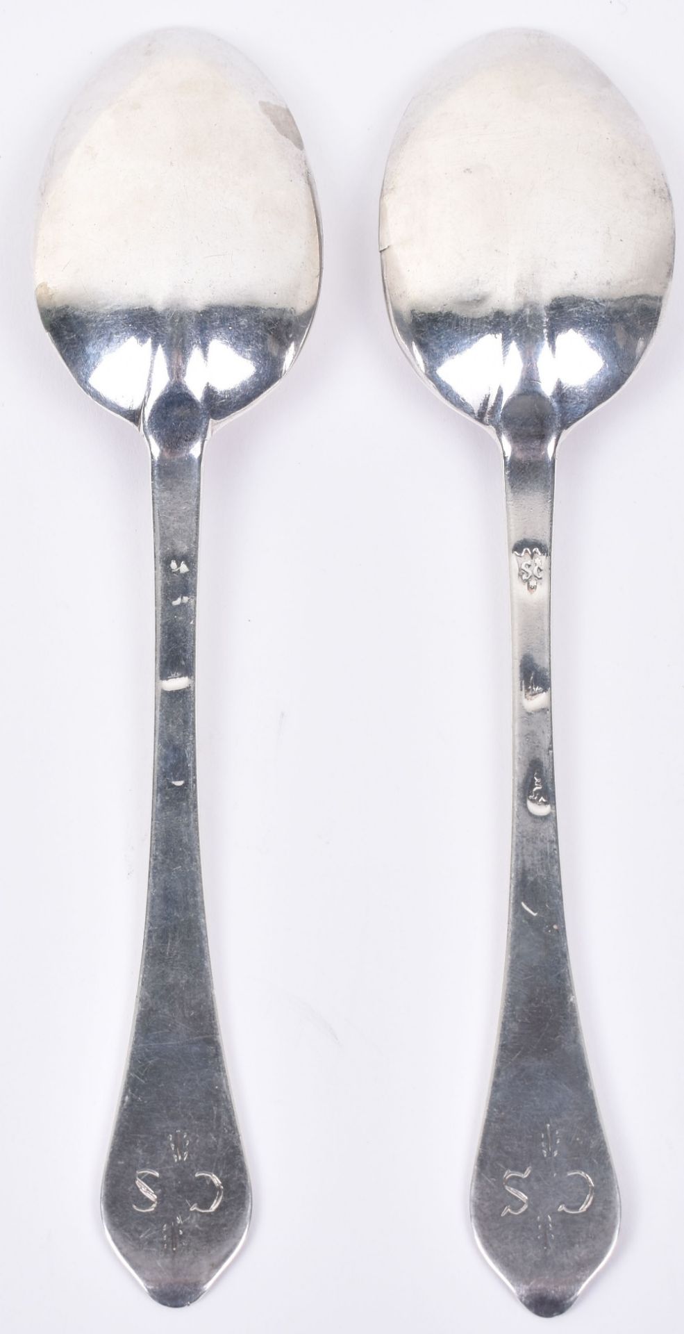 A pair of Queen Anne silver dognose pattern table spoons, London 1700 - Image 2 of 4