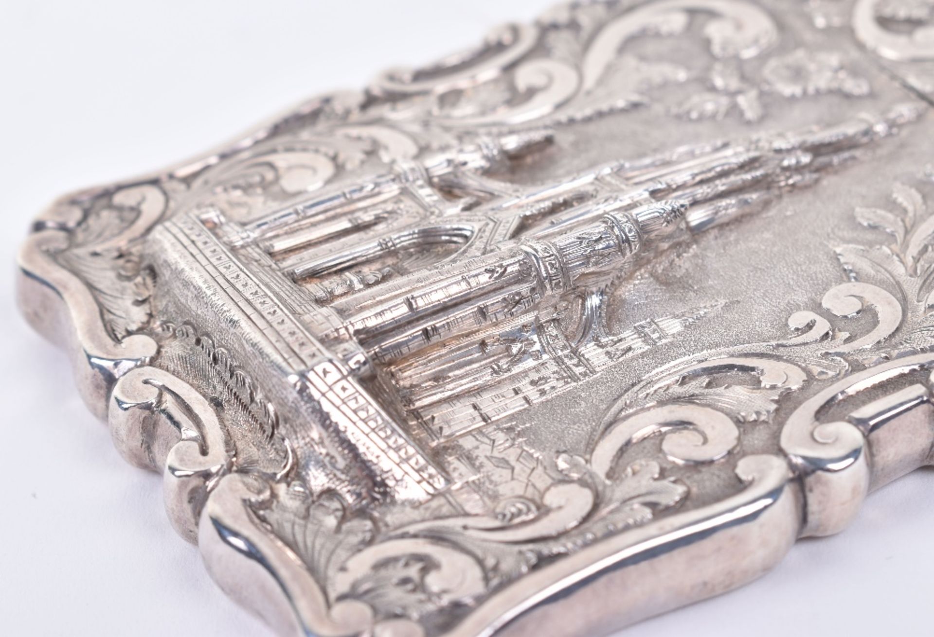 A Victorian silver castle top card case - Image 4 of 6