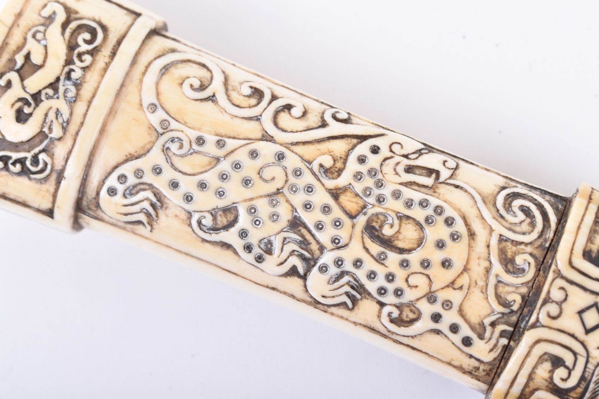 ^ Good Quality and Very Unusual Chinese Carved Ivory Dagger, 19th Century or Earlier - Image 6 of 13