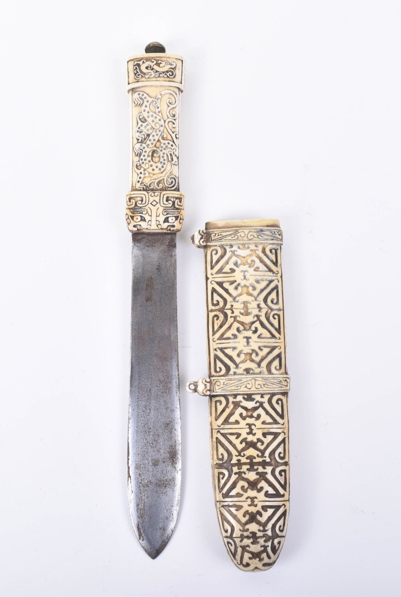 ^ Good Quality and Very Unusual Chinese Carved Ivory Dagger, 19th Century or Earlier - Image 2 of 13