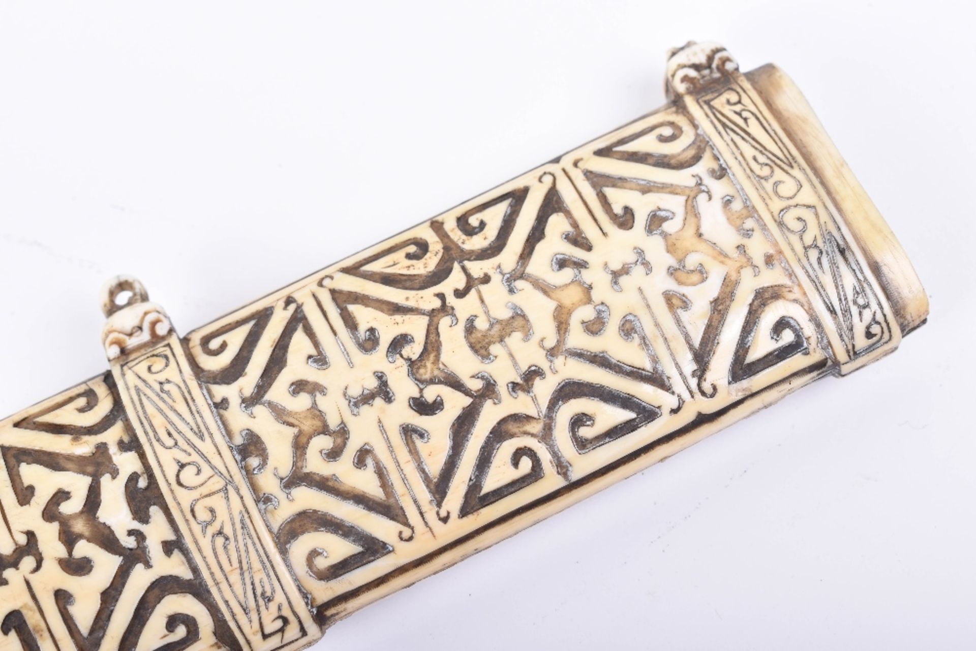 ^ Good Quality and Very Unusual Chinese Carved Ivory Dagger, 19th Century or Earlier - Image 3 of 13