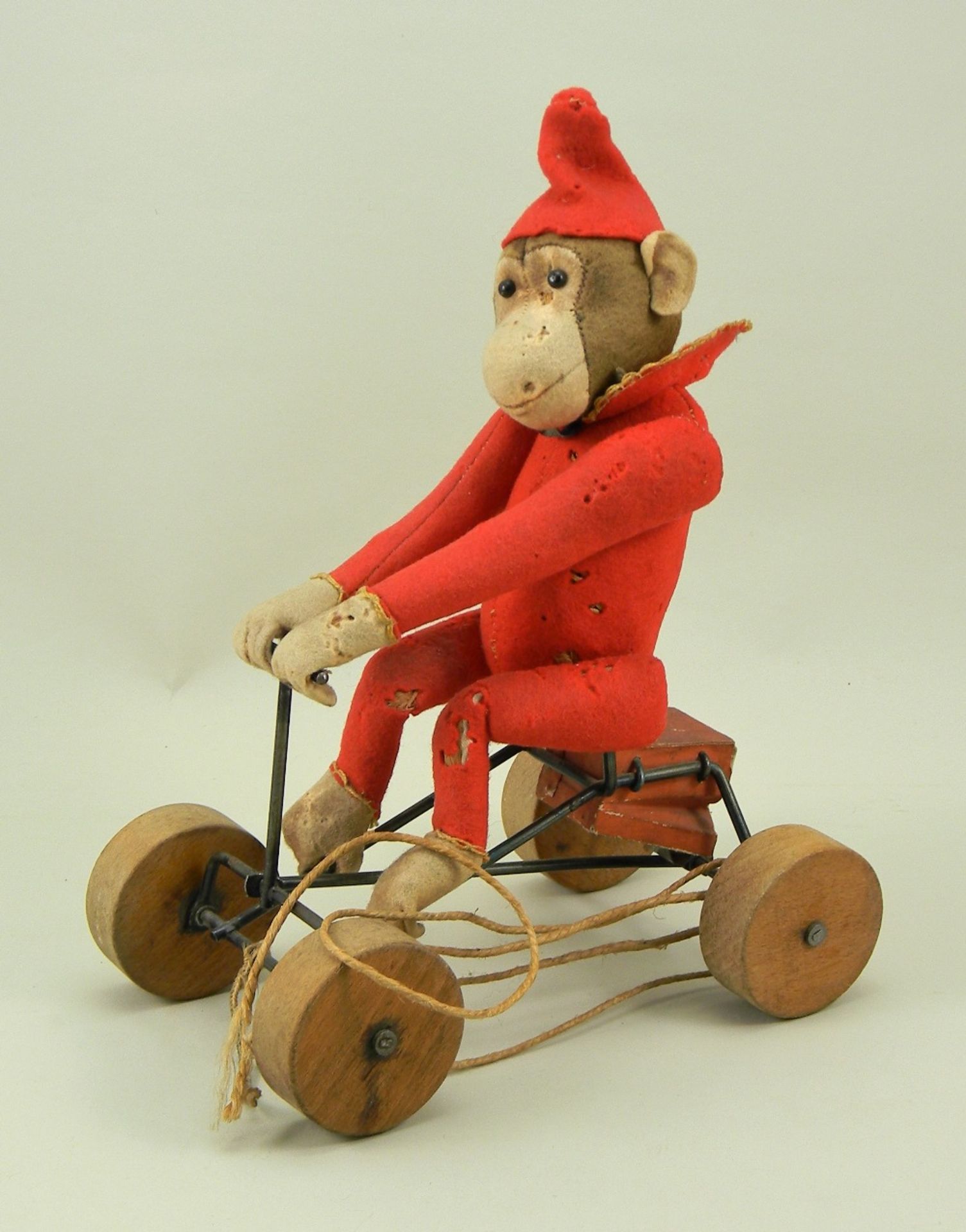 Steiff felt Record-Peter monkey on wheels, German 1920s, - Image 2 of 2