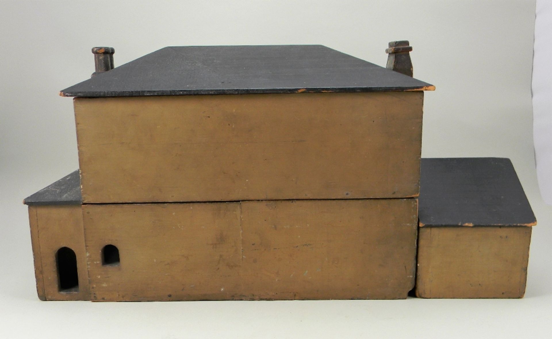 ‘Shamrock House’ a fine and early wooden dolls house model, probably Irish, late eighteenth century, - Image 2 of 7